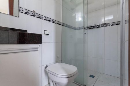 Apartamento à venda com 77m², 2 quartos e 1 vaga Apartamento à venda com 77m², 2 quartos e 1 vagaBanheiro da suíte