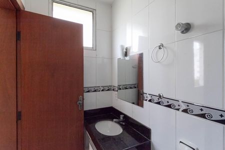 Apartamento à venda com 77m², 2 quartos e 1 vaga Apartamento à venda com 77m², 2 quartos e 1 vagaBanheiro da suíte