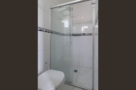 Apartamento à venda com 77m², 2 quartos e 1 vaga Apartamento à venda com 77m², 2 quartos e 1 vagaBanheiro da suíte