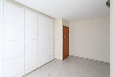 Apartamento à venda com 77m², 2 quartos e 1 vaga Apartamento à venda com 77m², 2 quartos e 1 vagaSala