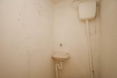 Casa para alugar com 40m², 1 quarto e sem vaga Casa para alugar com 40m², 1 quarto e sem vagaBanheiro