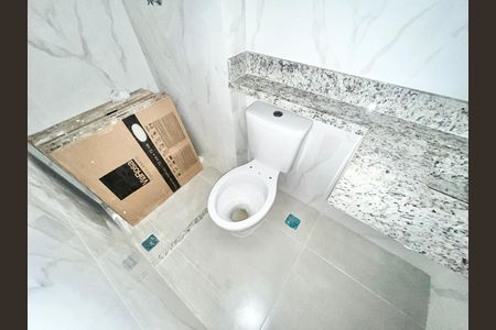 Apartamento à venda com 45m², 2 quartos e 1 vaga Apartamento à venda com 45m², 2 quartos e 1 vagaBanheiro da Suíte 1