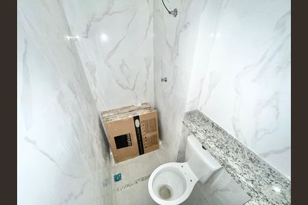 Apartamento à venda com 45m², 2 quartos e 1 vaga Apartamento à venda com 45m², 2 quartos e 1 vagaBanheiro da Suíte 1