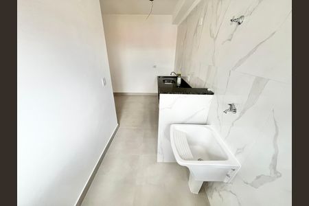 Cozinha e Área de Serviço de apartamento à venda com 2 quartos, 45m² em Vila Paiva, São Paulo