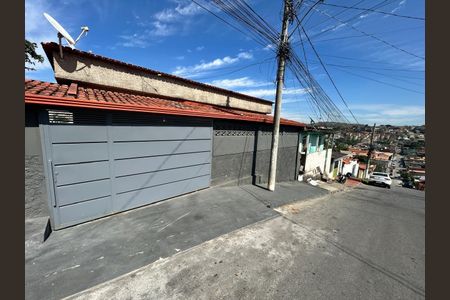 Casa à venda com 89m², 3 quartos e 2 vagas Casa à venda com 89m², 3 quartos e 2 vagasFachada