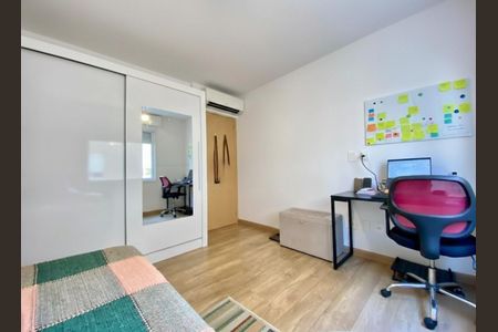 Apartamento à venda com 62m², 2 quartos e 2 vagas Apartamento à venda com 62m², 2 quartos e 2 vagasQuarto