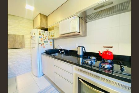 Apartamento à venda com 62m², 2 quartos e 2 vagas Apartamento à venda com 62m², 2 quartos e 2 vagasCozinha