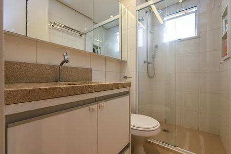 Apartamento à venda com 80m², 2 quartos e 2 vagas Apartamento à venda com 80m², 2 quartos e 2 vagasBanheiro da Suíte