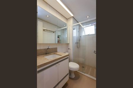 Apartamento à venda com 80m², 2 quartos e 2 vagas Apartamento à venda com 80m², 2 quartos e 2 vagasBanheiro da Suíte
