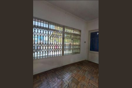 Casa à venda com 218m², 3 quartos e 4 vagasFoto 01