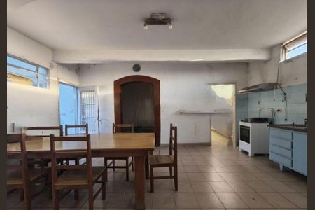 Casa à venda com 218m², 3 quartos e 4 vagasFoto 01