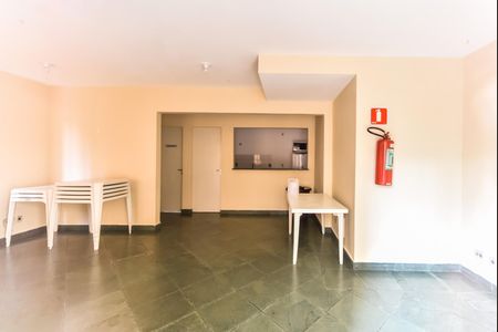 Apartamento para alugar com 56m², 2 quartos e 1 vaga Apartamento para alugar com 56m², 2 quartos e 1 vagaÁrea comum - Salão de festas