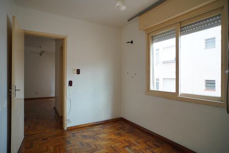 Quarto 2 de apartamento para alugar com 2 quartos, 60m² em Jardim Dona Leopoldina, Porto Alegre