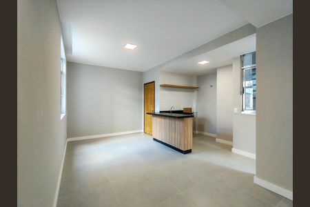 Apartamento à venda com 80m², 2 quartos e 1 vaga Apartamento à venda com 80m², 2 quartos e 1 vagaSala
