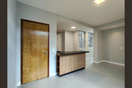 Apartamento à venda com 80m², 2 quartos e 1 vaga Apartamento à venda com 80m², 2 quartos e 1 vagaSala