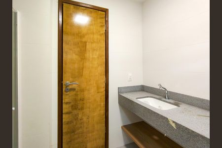 Apartamento à venda com 80m², 2 quartos e 1 vaga Apartamento à venda com 80m², 2 quartos e 1 vagaBanheiro Corredor