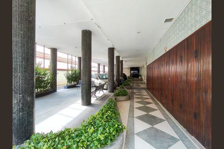 Apartamento à venda com 80m², 2 quartos e 1 vaga Apartamento à venda com 80m², 2 quartos e 1 vagaFachada e portaria