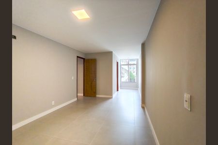 Apartamento à venda com 80m², 2 quartos e 1 vaga Apartamento à venda com 80m², 2 quartos e 1 vagaSuíte