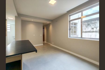 Apartamento à venda com 80m², 2 quartos e 1 vaga Apartamento à venda com 80m², 2 quartos e 1 vagaSala