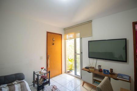 Sala de apartamento para alugar com 2 quartos, 60m² em Monjolos, São Gonçalo