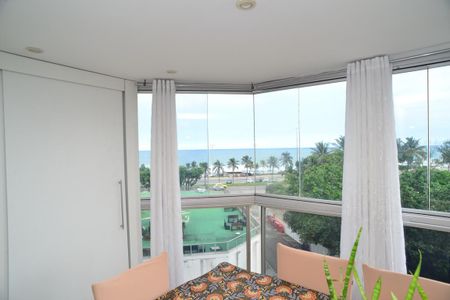 Apartamento à venda com 70m², 2 quartos e 1 vagaVaranda