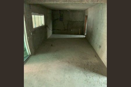 Casa à venda com 184m², 2 quartos e 2 vagas