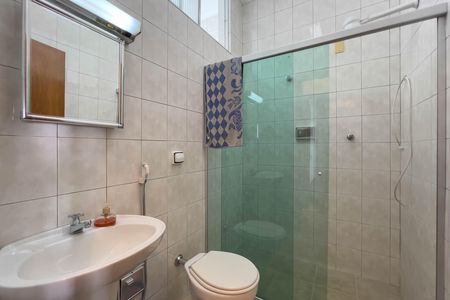 Apartamento à venda com 109m², 2 quartos e sem vaga Apartamento à venda com 109m², 2 quartos e sem vagaBanheiro
