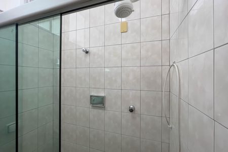 Apartamento à venda com 109m², 2 quartos e sem vaga Apartamento à venda com 109m², 2 quartos e sem vagaBanheiro