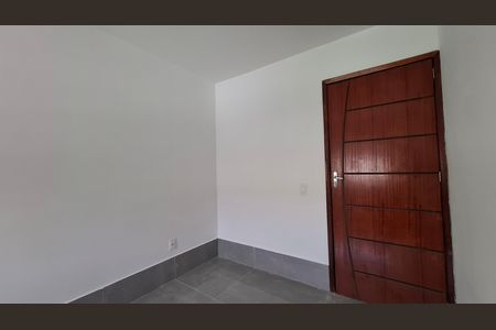 Sala de casa para alugar com 1 quarto, 40m² em Bento Ribeiro, Rio de Janeiro