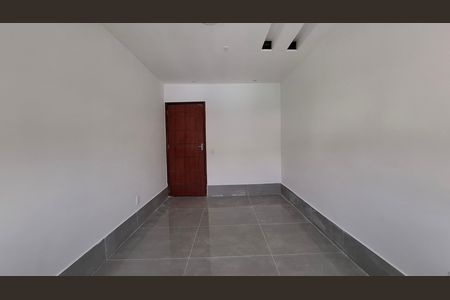 Quarto de casa para alugar com 1 quarto, 40m² em Bento Ribeiro, Rio de Janeiro