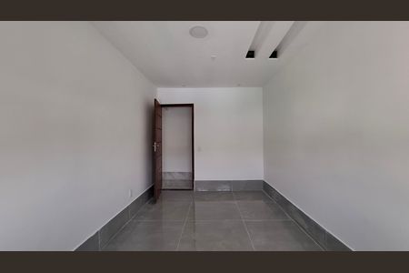 Quarto de casa para alugar com 1 quarto, 40m² em Bento Ribeiro, Rio de Janeiro