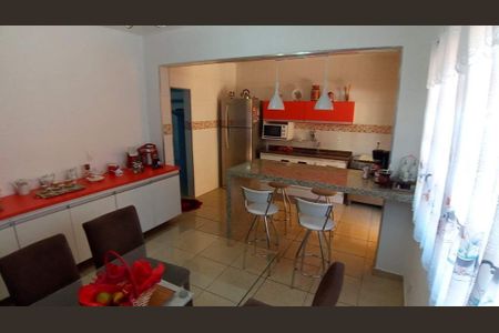 Casa à venda com 3 quartos, 232m² em Jardim Guarau, São Paulo