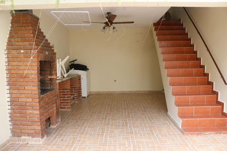 Casa à venda com 150m², 4 quartos e 2 vagasQuintal