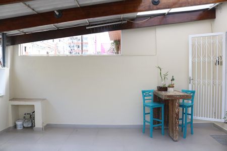 Casa à venda com 150m², 4 quartos e 2 vagasGaragem