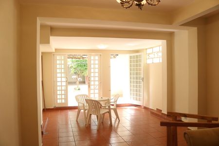 Casa à venda com 150m², 4 quartos e 2 vagasSala 3