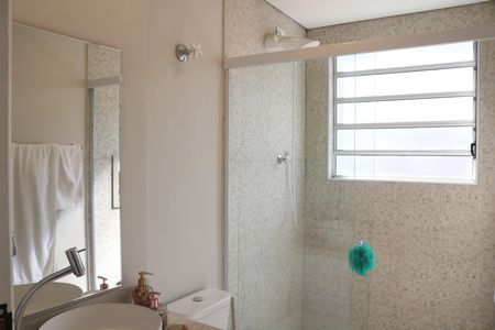 Casa à venda com 150m², 4 quartos e 2 vagasBanheiro 1