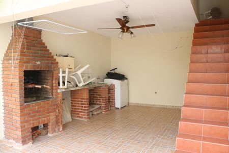 Casa à venda com 150m², 4 quartos e 2 vagasQuintal
