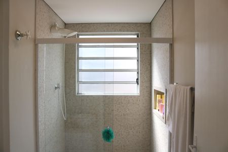 Casa à venda com 150m², 4 quartos e 2 vagasBanheiro 1