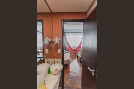 Apartamento à venda com 160m², 4 quartos e 2 vagas Apartamento à venda com 160m², 4 quartos e 2 vagasLavabo da Sala
