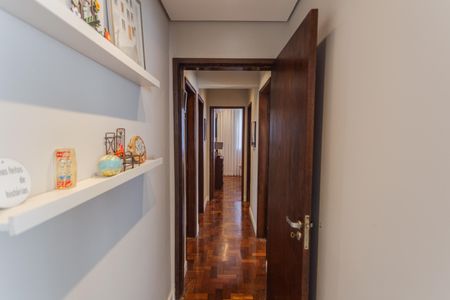 Apartamento à venda com 160m², 4 quartos e 2 vagas Apartamento à venda com 160m², 4 quartos e 2 vagasCorredor