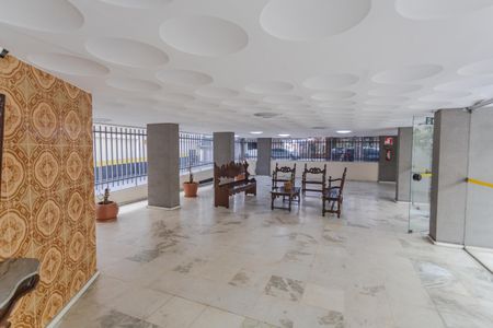 Apartamento à venda com 160m², 4 quartos e 2 vagas Apartamento à venda com 160m², 4 quartos e 2 vagasHall de entrada