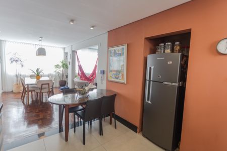 Apartamento à venda com 160m², 4 quartos e 2 vagas Apartamento à venda com 160m², 4 quartos e 2 vagasCozinha