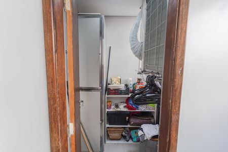 Apartamento à venda com 160m², 4 quartos e 2 vagas Apartamento à venda com 160m², 4 quartos e 2 vagasQuarto de Serviço/Despensa