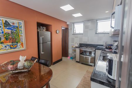 Apartamento à venda com 160m², 4 quartos e 2 vagas Apartamento à venda com 160m², 4 quartos e 2 vagasCozinha