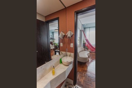 Apartamento à venda com 160m², 4 quartos e 2 vagas Apartamento à venda com 160m², 4 quartos e 2 vagasLavabo da Sala