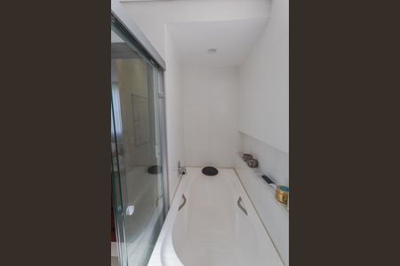 Apartamento à venda com 160m², 4 quartos e 2 vagas Apartamento à venda com 160m², 4 quartos e 2 vagasBanheiro da Suíte 1