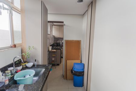 Apartamento à venda com 160m², 4 quartos e 2 vagas Apartamento à venda com 160m², 4 quartos e 2 vagasÁrea de Serviço