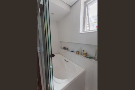 Apartamento à venda com 160m², 4 quartos e 2 vagas Apartamento à venda com 160m², 4 quartos e 2 vagasBanheiro da Suíte 1
