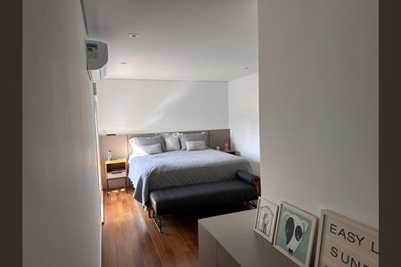 Casa de condomínio à venda com 240m², 4 quartos e 3 vagas Casa de condomínio à venda com 240m², 4 quartos e 3 vagasQuarto 4