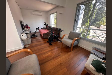 Casa de condomínio à venda com 240m², 4 quartos e 3 vagas Casa de condomínio à venda com 240m², 4 quartos e 3 vagasQuarto de brinquedo
